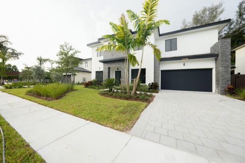13004 Davie Oaks Dr, Davie, FL, 33325-3700 | Card Image