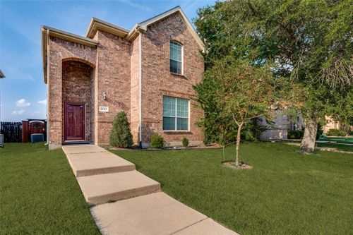 1142 Jamie Dr, Grand Prairie, TX, 75052-2736 | Card Image