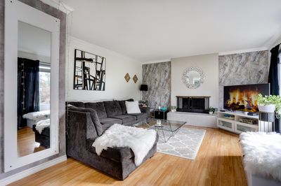 20277 36 Ave, House other with 5 bedrooms, 2 bathrooms and 7 parking in Langley BC | Image 2