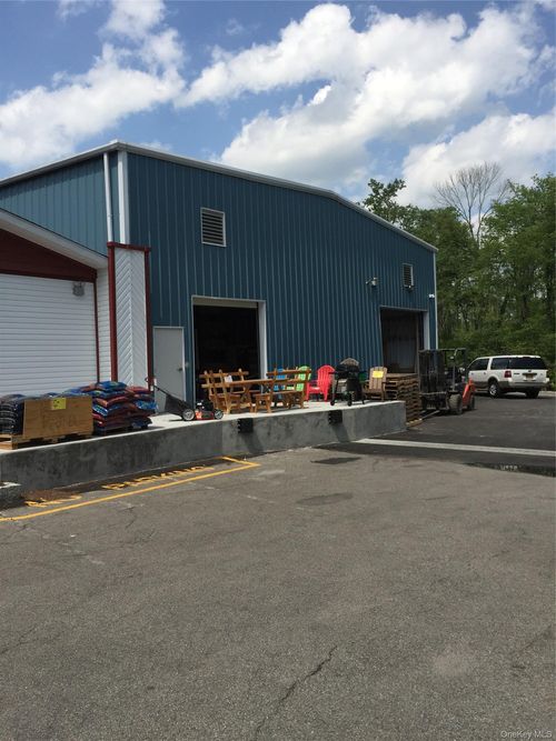 3120 Lexington Ave, Mohegan Lake, NY, 10547-1679 | Card Image