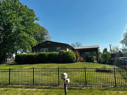 471 Huntsman Ln, Bean Station, TN, 37708-5803 | Card Image