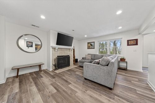 3502-3502 Tuckers Ln, Hingham, MA, 02043-1570 | Card Image