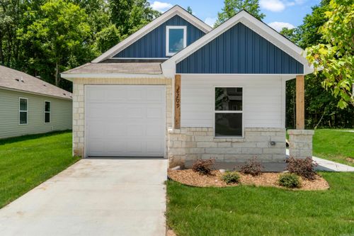 8209 Fitzgerald Ln, Maumelle, AR, 72113 | Card Image