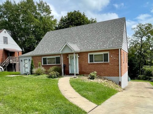 15 Barton Dr, Pittsburgh, PA, 15221-2517 | Card Image