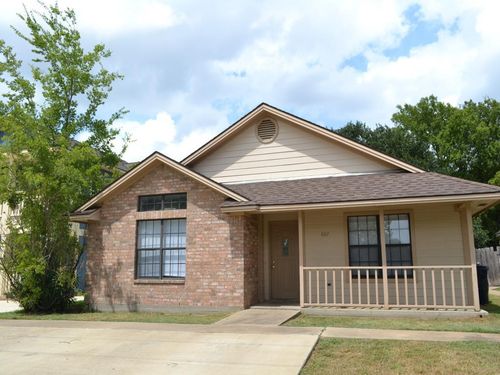 807 Welsh Ave, College Station, TX, 77840-6151 | Card Image