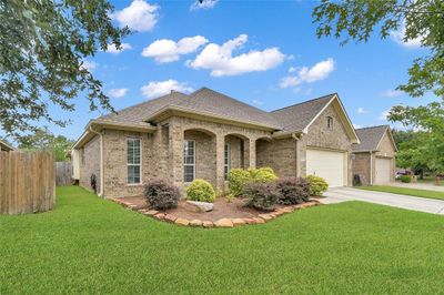 30919 W Lost Creek Boulevard, House other with 3 bedrooms, 2 bathrooms and null parking in Magnolia TX | Image 2