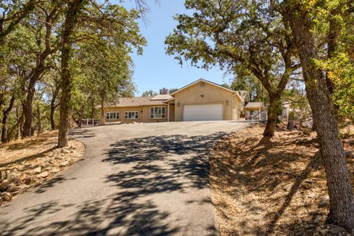 8395 Owens Way, Valley Springs, CA, 95252-9131 | Card Image