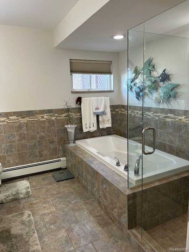 32241 N River Rd, House other with 3 bedrooms, 2 bathrooms and null parking in Harrison Twp MI | Image 24