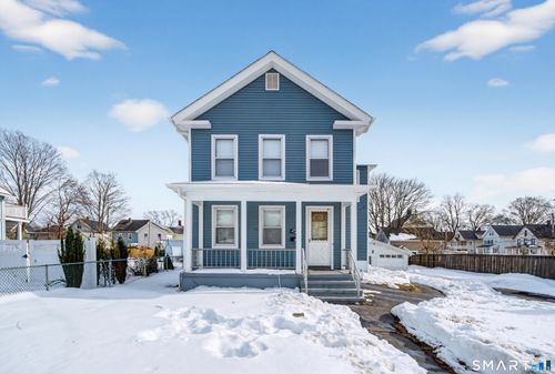 76 Center St, West Haven, CT, 06516-3804 | Card Image