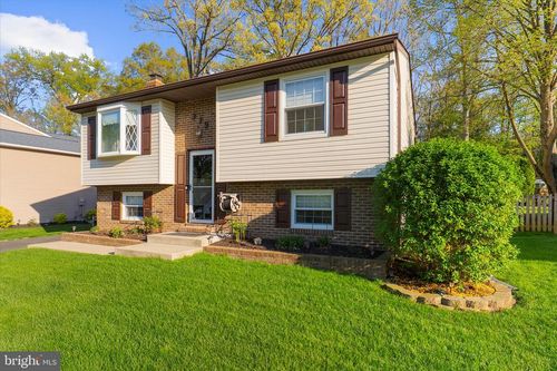 379 Dublin Dr, Glen Burnie, MD, 21060-8244 | Card Image