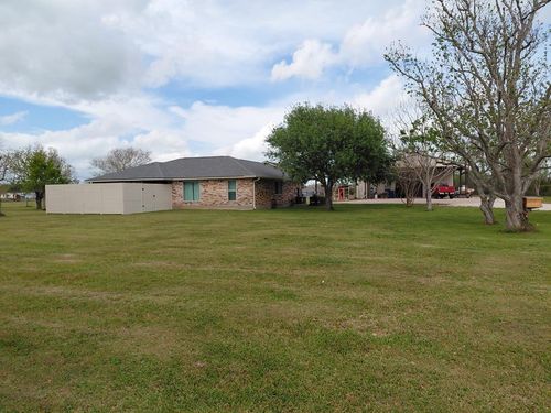 3831 County Road 211, Danbury, TX, 77534-8816 | Card Image