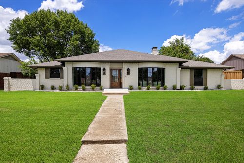 7717 Meadowhaven Dr, Dallas, TX, 75254-8105 | Card Image