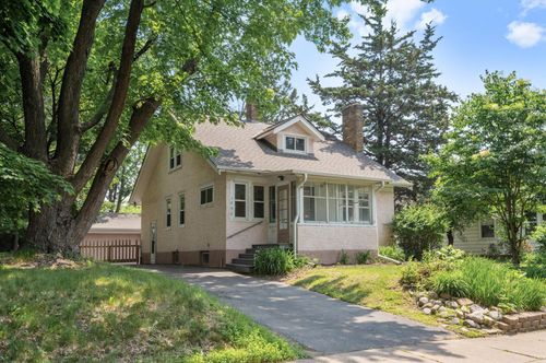 1252 Arkwright St, Saint Paul, MN, 55130-3504 | Card Image