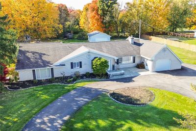 4440 Gunnville Road, House other with 4 bedrooms, 2 bathrooms and null parking in Clarence NY | Image 2