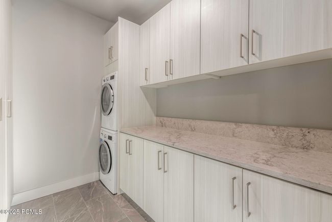 1817 W Skyridge Dr, Home with 5 bedrooms, 6 bathrooms and null parking in Mayflower Mnt UT | Image 42