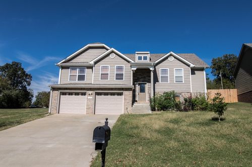 1005 Ishee Dr, Clarksville, TN, 37042-6673 | Card Image
