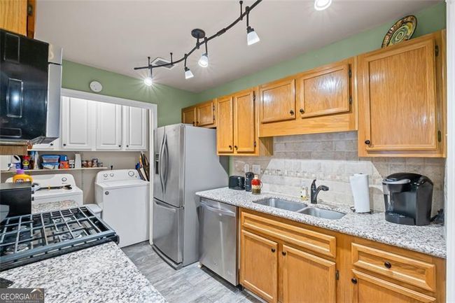 202 Berkeley Woods Dr, Condo with 2 bedrooms, 2 bathrooms and 2 parking in Duluth GA | Image 12