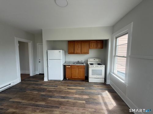 3-144 Prospect St, Waterbury, CT, 06710-2319 | Card Image
