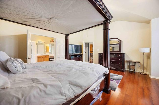 6710 Russelfield Ln, House other with 4 bedrooms, 4 bathrooms and 3 parking in Houston TX | Image 14