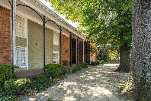 8-220 S Mclean Blvd, Memphis, TN, 38104-6105 | Card Image