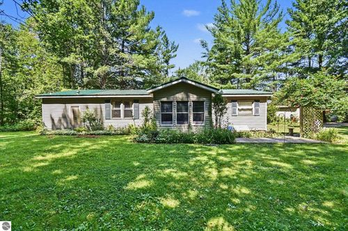 5082 Birch Ln, Hale, MI, 48739-9508 | Card Image