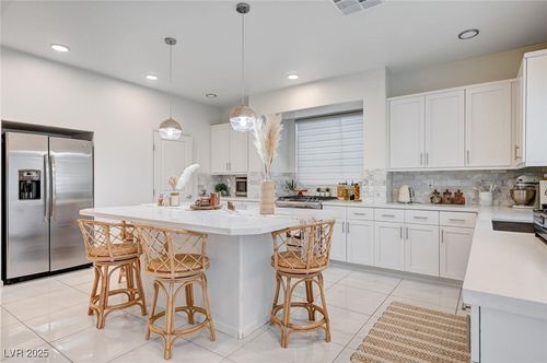 6723 Tangled Vines Ave, Las Vegas, NV, 89139-7040 | Card Image