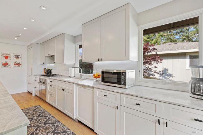 333 Oak Leaf Circle, House other with 3 bedrooms, 2 bathrooms and 4 parking in Santa Rosa CA | Image 5