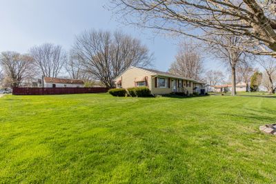 633 S Park Street, House other with 3 bedrooms, 2 bathrooms and 3 parking in Sheffield IL | Image 1