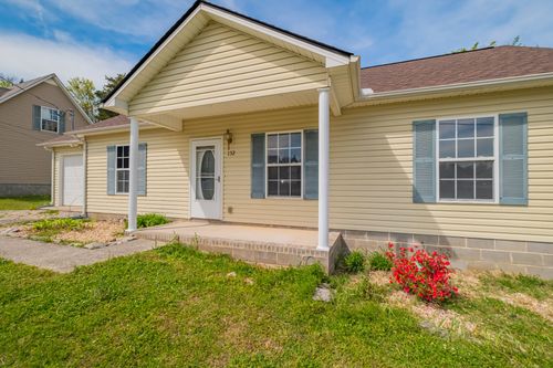 132 Stonefield Cir, Shelbyville, TN, 37160-3165 | Card Image