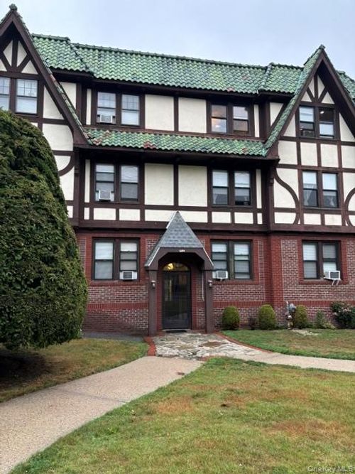 13-159 Main St, Huntington, NY, 11743-6936 | Card Image