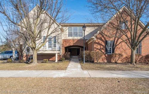 43540 Pendleton Cir, Sterling Heights, MI, 48313-1987 | Card Image