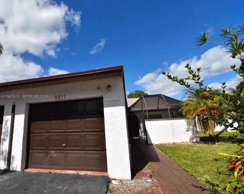 19a-9311 Wedgewood Ln, Tamarac, FL, 33321-3572 | Card Image