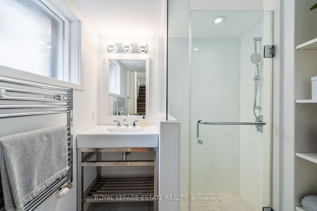 121 Pine Glen Rd, House other with 4 bedrooms, 3 bathrooms and 1 parking in Toronto ON | Image 32