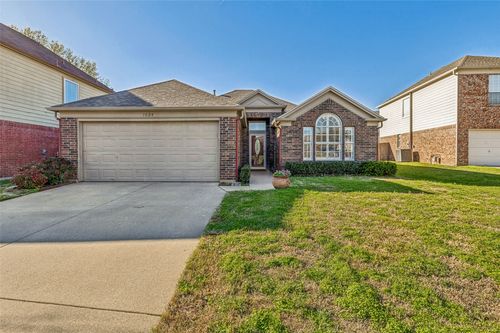 1604 Park Chase Ave, Arlington, TX, 76011-2790 | Card Image