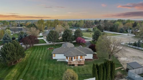1910 W Campo Ln, Eagle, ID, 83616-3753 | Card Image