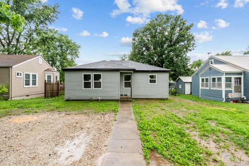 1003 S Rinker Ave, Aurora, MO, 65605-2557 | Card Image