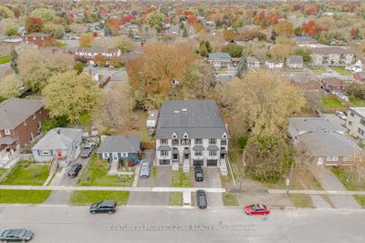 312 Anderson Ave, Home with 4 bedrooms, 4 bathrooms and 3 parking in Oshawa ON | Image 2