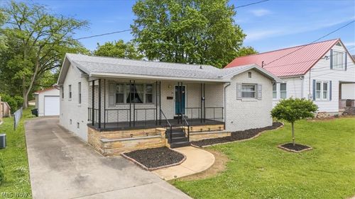 609 27th St, Vienna, WV, 26105-1439 | Card Image