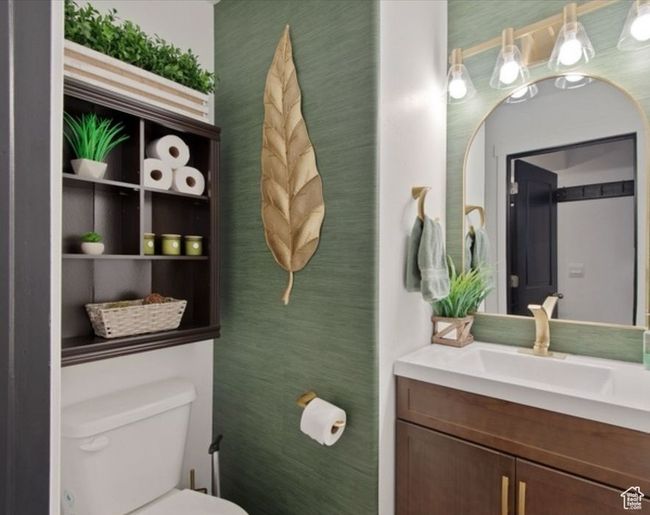 Bathroom with toilet and vanity | Image 15