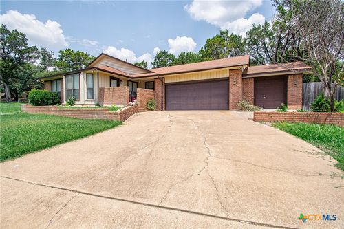 821 Cedar Ridge St, Harker Heights, TX, 76548-1521 | Card Image