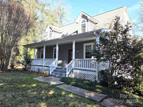 12 White Squirrel Ln, Hendersonvlle, NC, 28739-8360 | Card Image