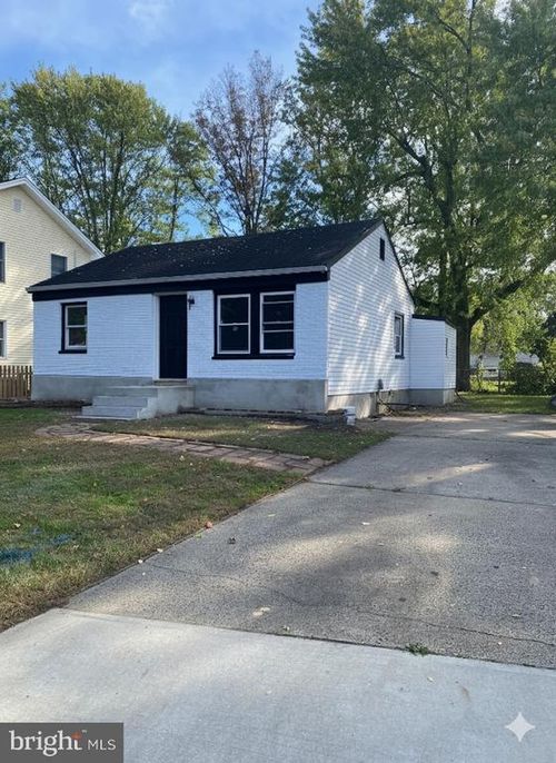 141 Lincoln Ave, Hightstown, NJ, 08520-4117 | Card Image