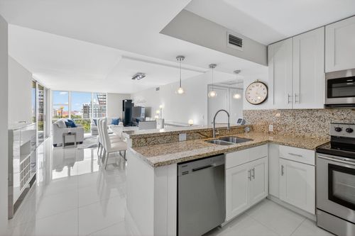 apt-909-20335 W Country Club Dr, Aventura, FL, 33180-1604 | Card Image
