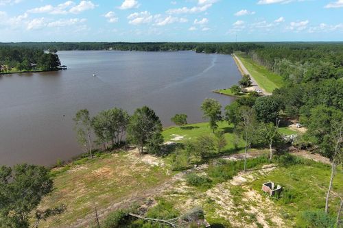 1 Hillcrest Farm Rd., Carriere, MS, 39426 | Card Image
