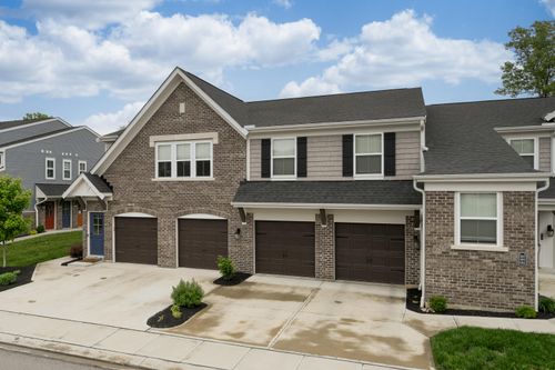 692 Daphne Way, Crescent Springs, KY, 41017-1577 | Card Image