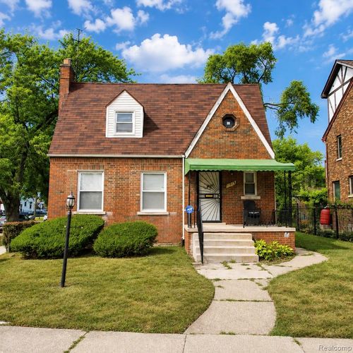 9713 E Outer Dr, Detroit, MI, 48213-1575 | Card Image