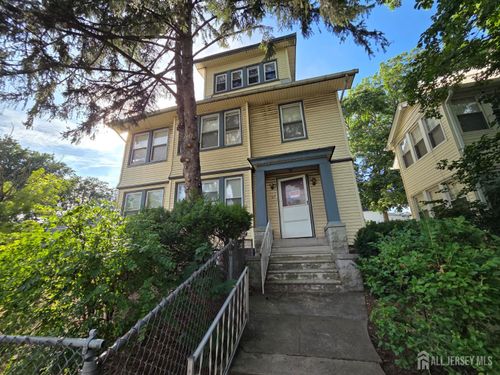 69-67-69 Parkview Ter, Newark, NJ, 07112-2028 | Card Image