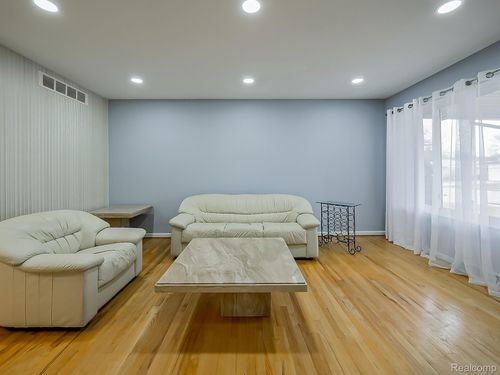 36268 Jeffrey Dr, Sterling Heights, MI, 48310-4357 | Card Image