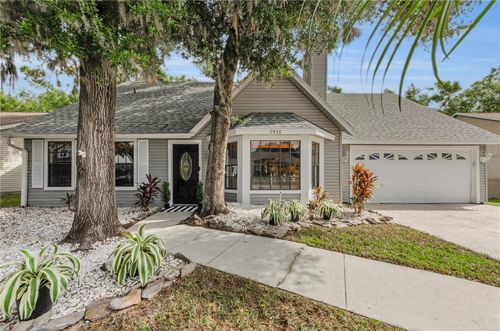 1916 River Crossing Dr, VALRICO, FL, 33596-7239 | Card Image