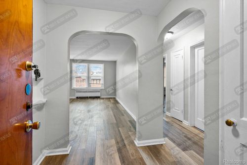 1000 Merton Rd, Detroit, MI, 48203-4066 | Card Image